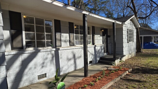 Photo - 512 Woodward Ave