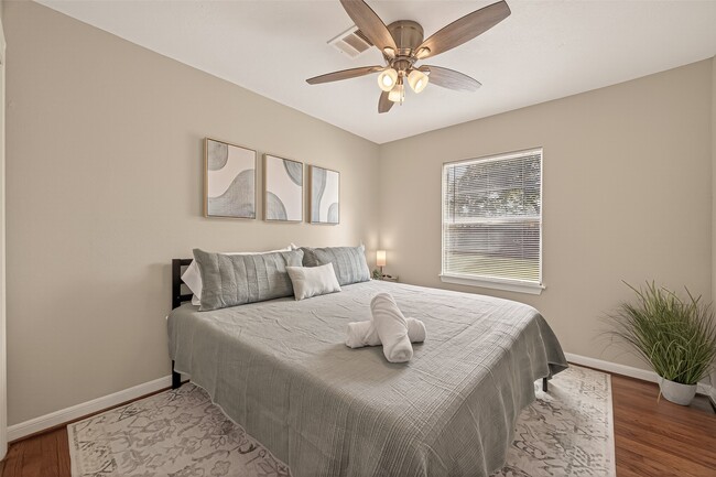 Photo - 515 Ogilvie St