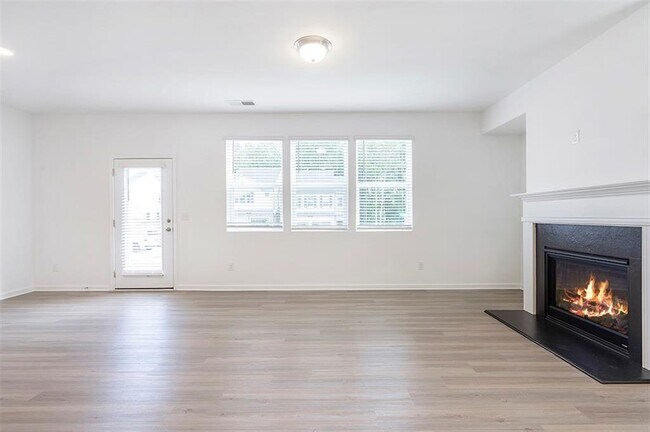 Photo - 5740 Thornton Dr