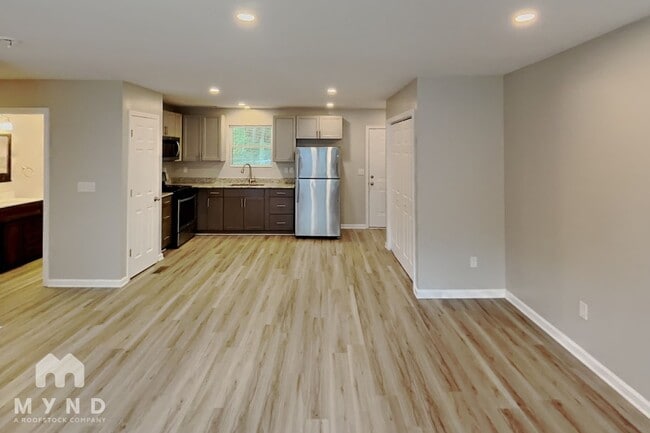 Photo - 214 Aspen Dr