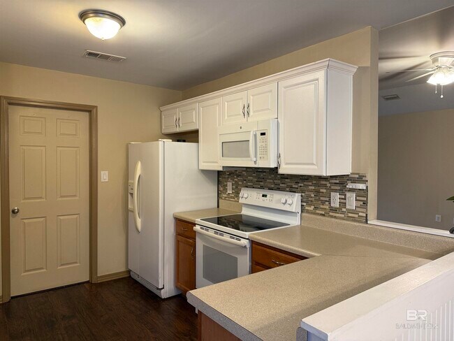 Photo - 25920 Argonne Dr