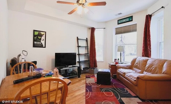 Photo - 3051 W Fullerton Ave