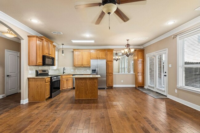 2940 Europa Dr