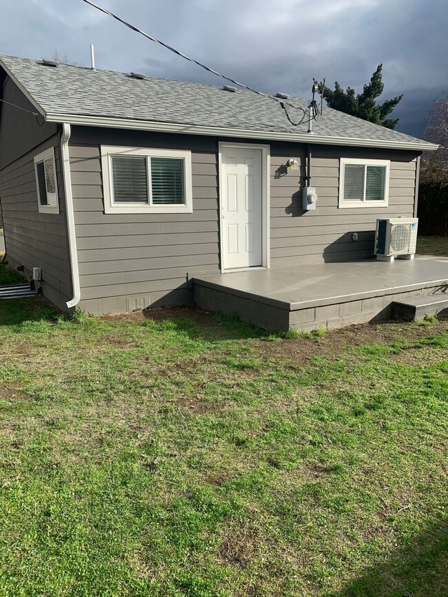 Photo - Adorable Two Bedroom One Bath on Cul De Sa...