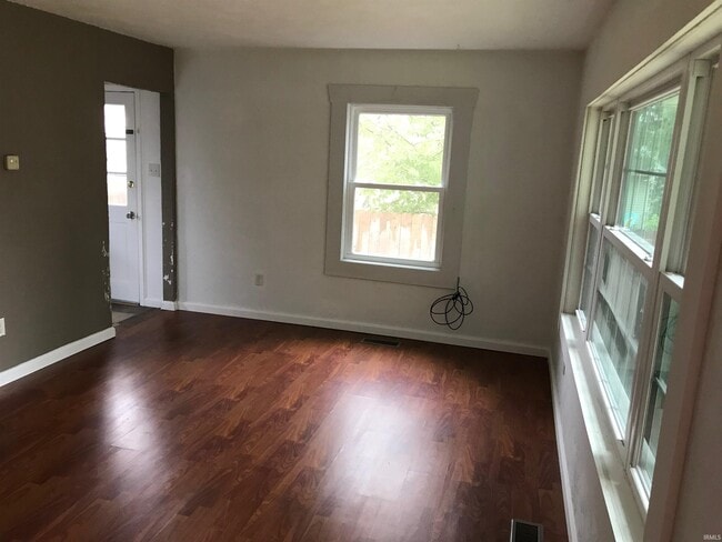 Photo - 600 W Cherokee Dr