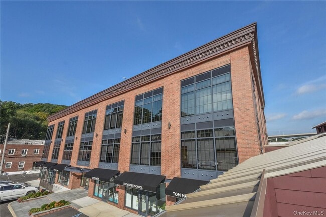 Building Photo - 21 Lumber Rd Unit 3B