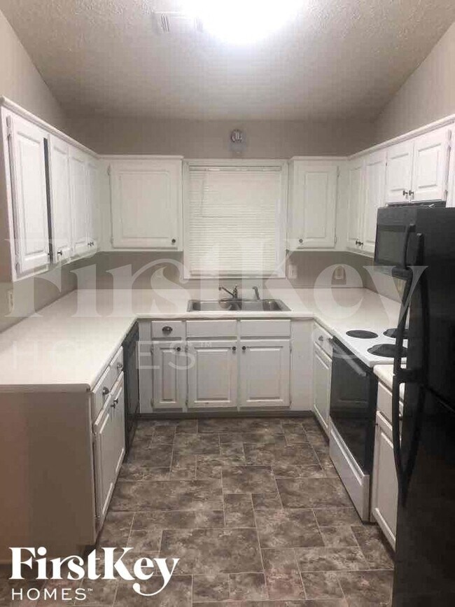 Photo - 319 Hills Point Rd