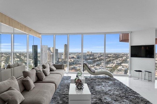 Building Photo - 300 South Pointe Dr Unit 3105