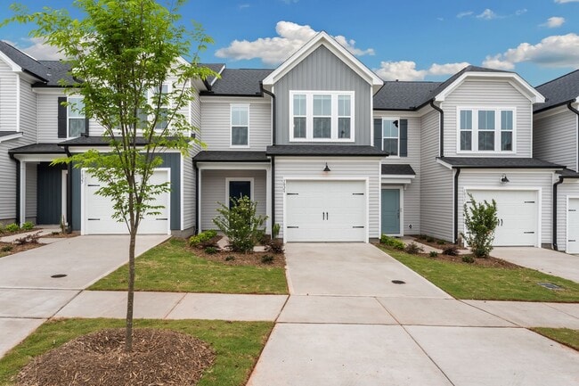 Building Photo - Prime Location! Brand New 3 Bed Townhome