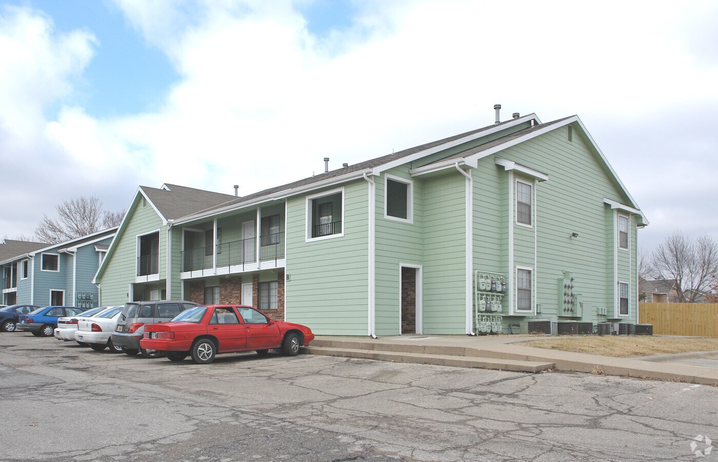 Photo - Red Oak Apartments