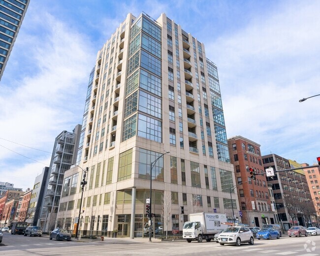 Building Photo - 150 W Superior St Unit 1106 Rental