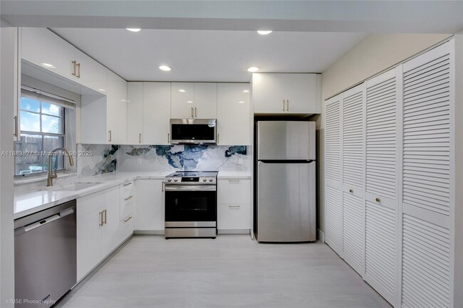 Photo - 8004 SW 20th Pl
