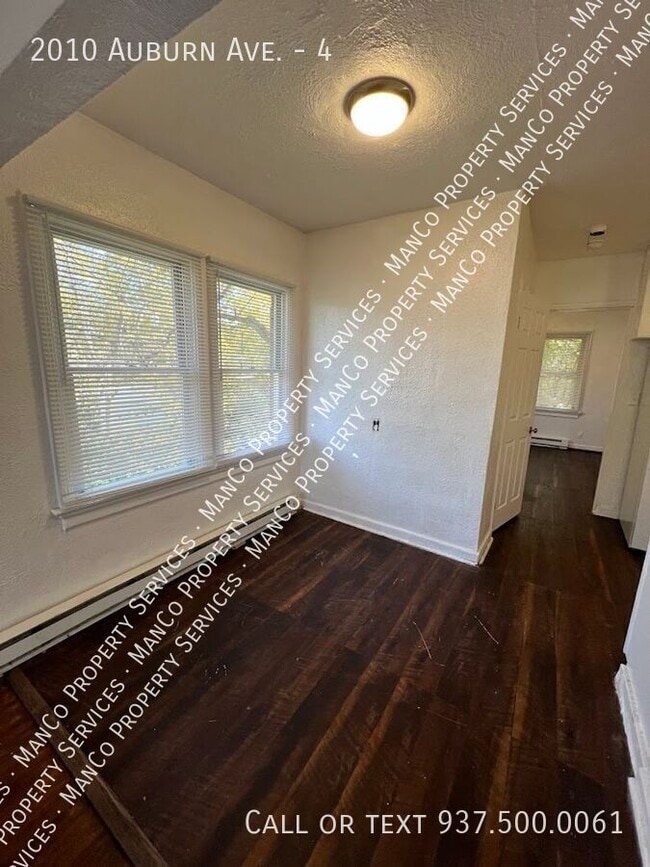 Photo - 2010 Auburn Ave Unit 4