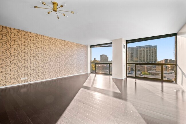 Photo - 4343 N Clarendon Ave Unit 717