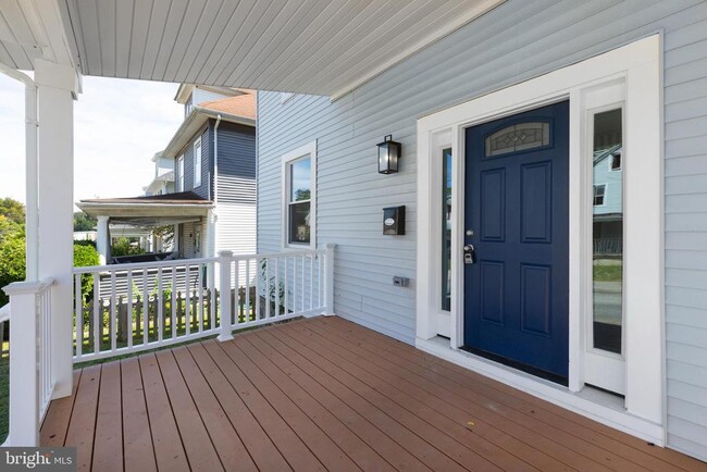 Photo - 505 McCabe Ave