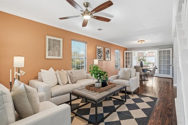 Photo - 818 Cedar Rd