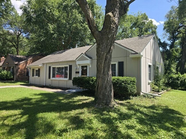 Photo - 2805 W 75th St House
