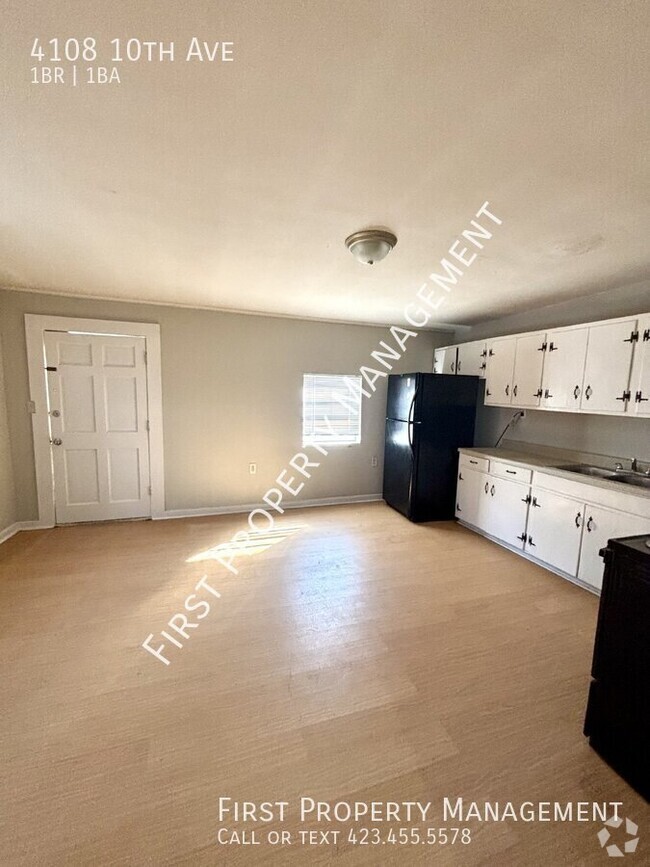 Building Photo - 1Bed/1Bath Duplex In East Lake!! Rental