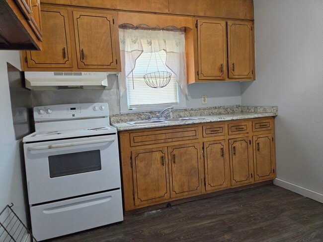 Photo - 2037 Steiner Ave