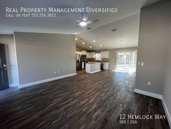 Photo - 12 Hemlock Way