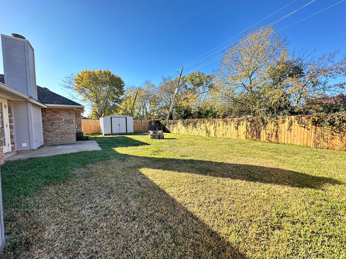 Photo - 1424 Winchester Dr