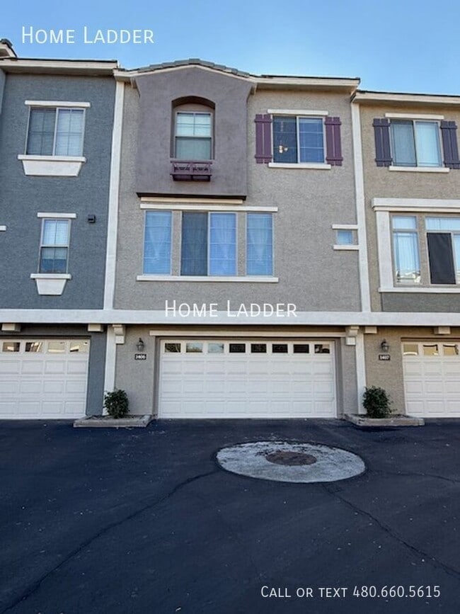 Building Photo - 2402 E 5th St Unit 1406