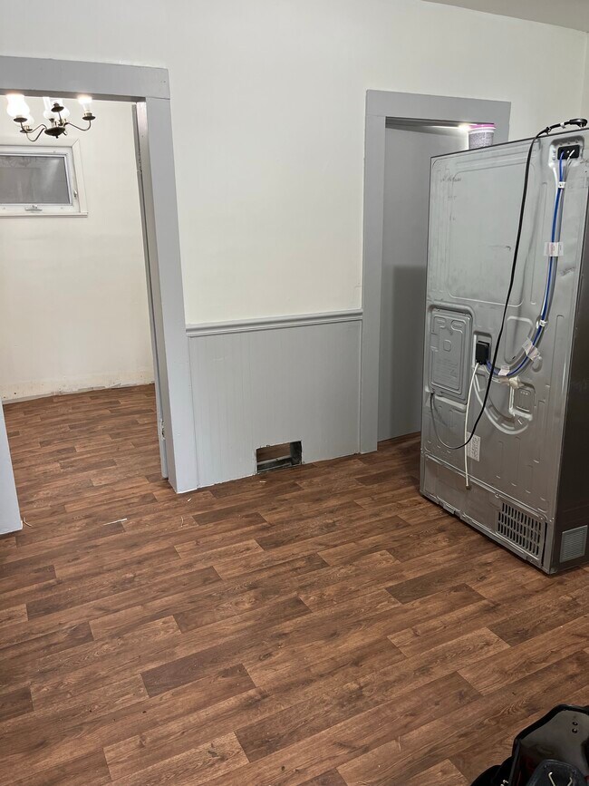 Photo - 320 W St Paul St