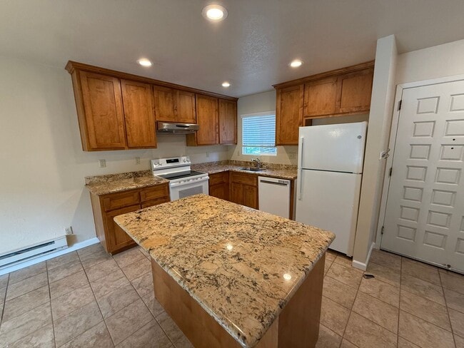 Beautiful Los Gatos Home with Huge Backyard! Coming Soon Available December 8th! - Beautiful Los Gatos Home with Huge Backyard! Coming Soon Available December 8th!