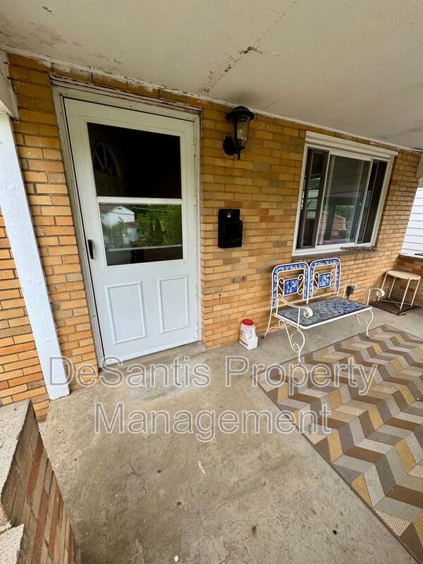 Photo - 1602 Kiralfy Ave