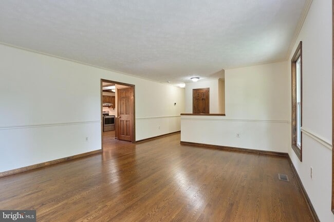 Photo - 8332 Hilltop Ave