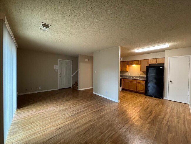 4902 W Wind Trail