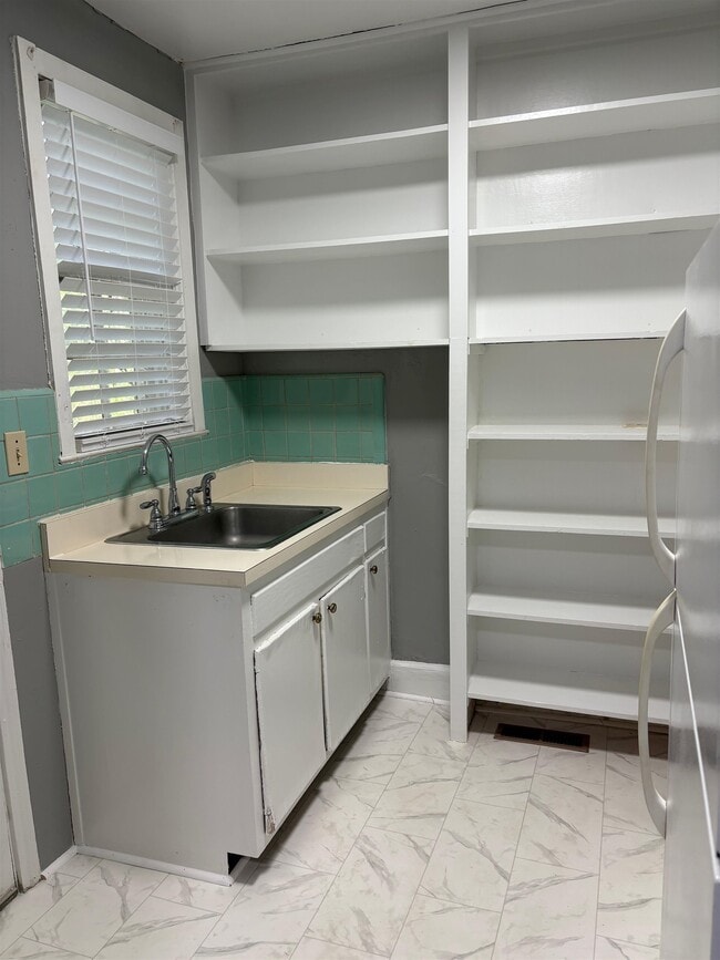 Photo - 1338 Colonial Dr