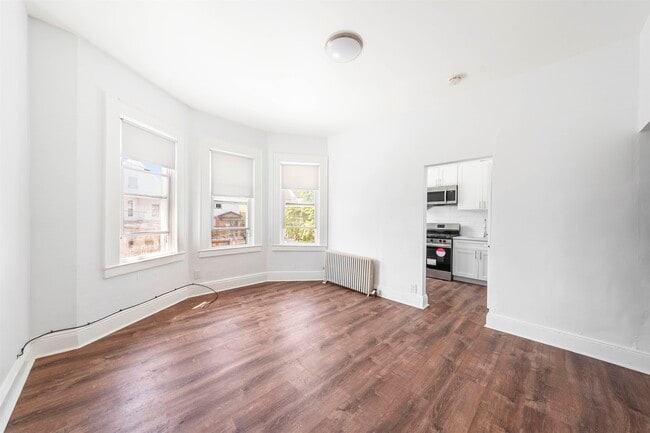 Building Photo - 214 50th St Unit 3 Rental