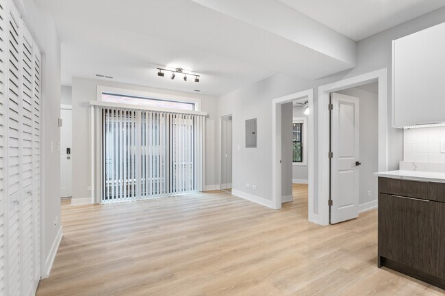 Photo - 1558.5 W Juneway Terrace