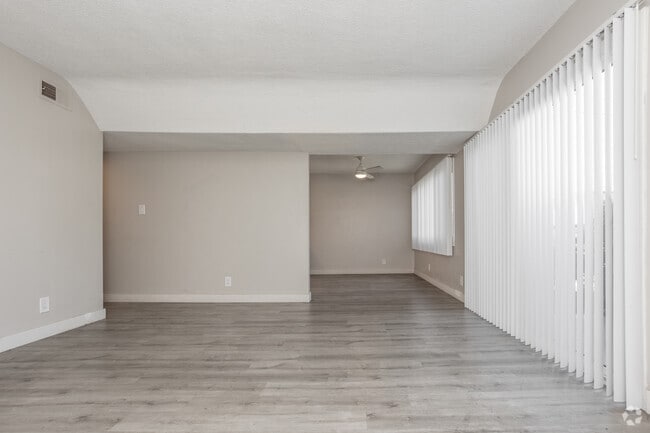 3BR, 2BA - 1,372SF - Living Room/Dining Room