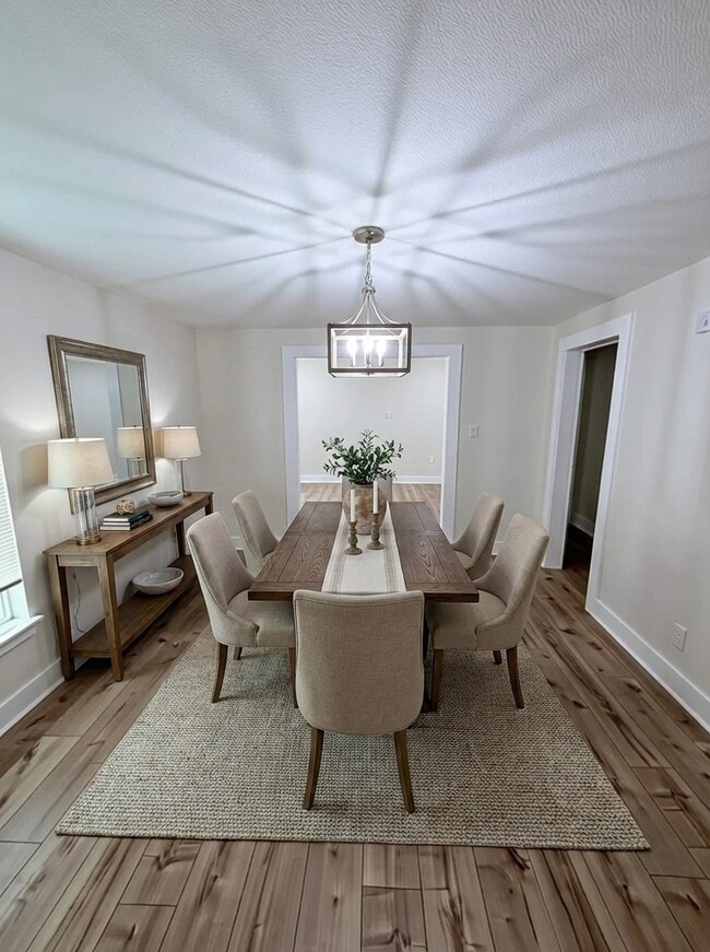 Building Photo - 1526 E 32nd 1/2 St