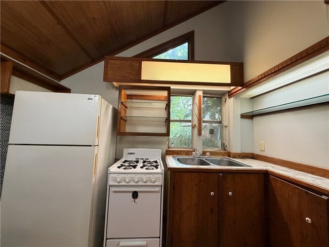 Photo - 410 E Huntsville Rd