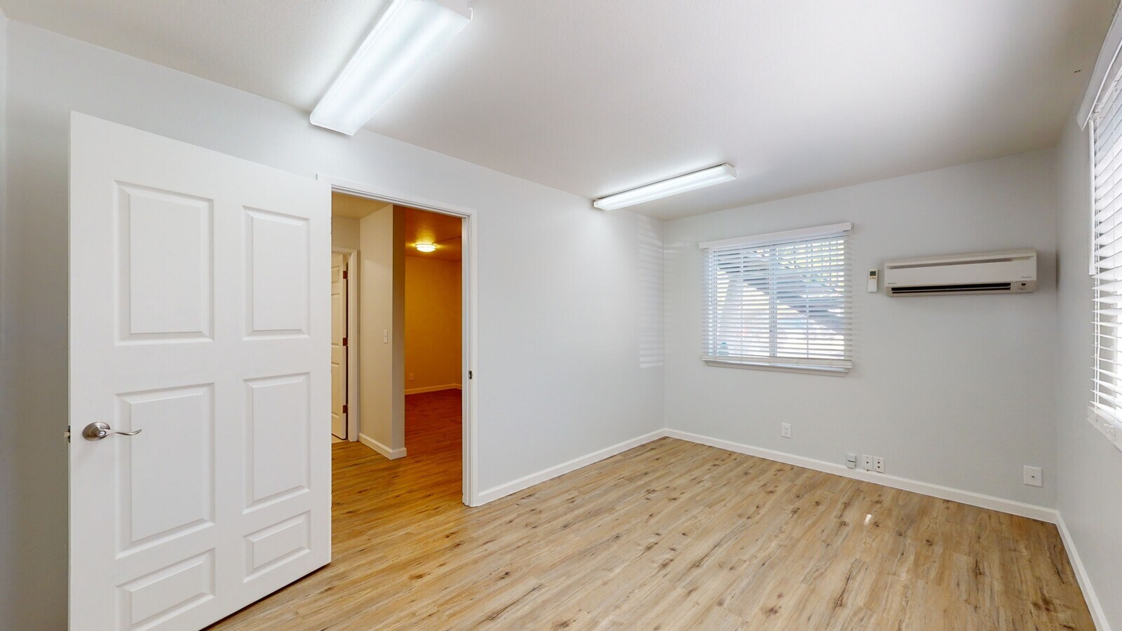 Photo - 3404 Bechelli Ln Unidad D