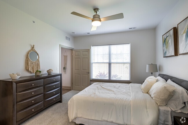 1BR,1BA - 820 SF