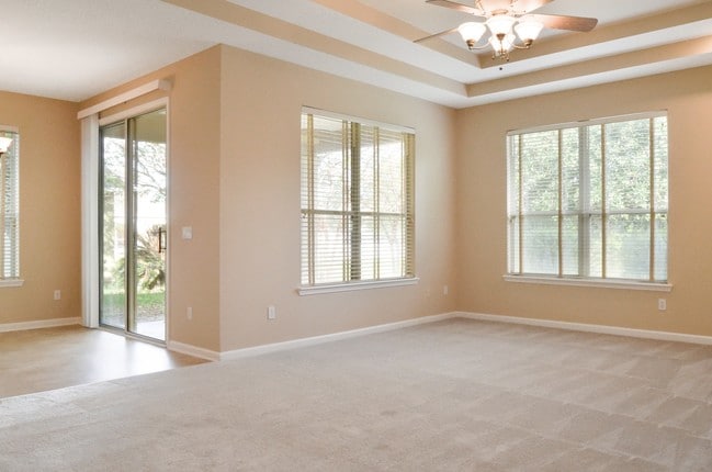 Photo - Exceptional Four Bedroom Home Located In Victoria Lakes!