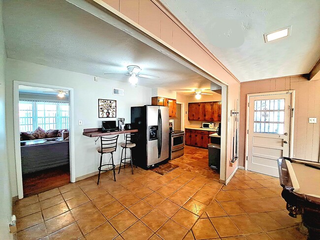 Photo - 1351 Janis Dr