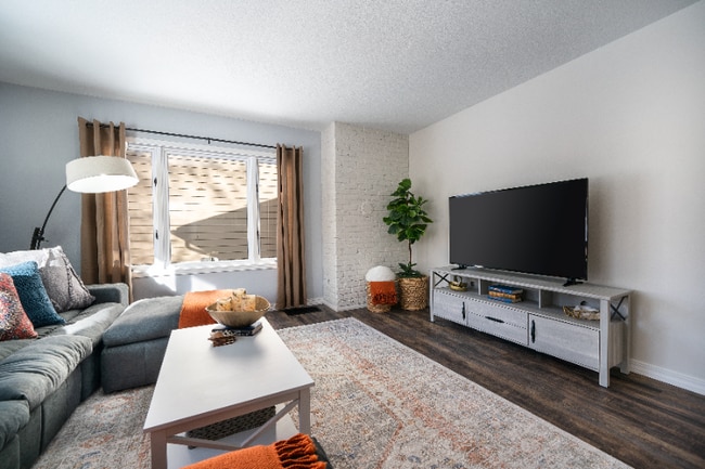 Photo - 925 3rd Ave W