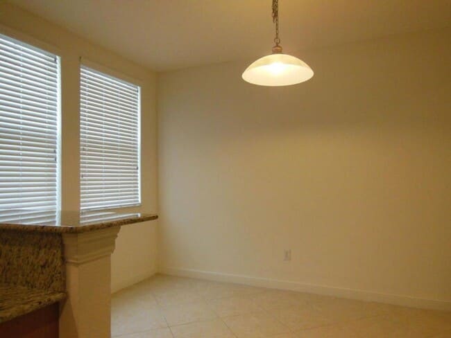 Photo - 590 Amador Ln