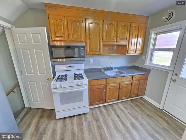 Photo - 3 Bedroom with finished basement