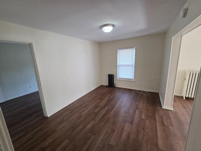 Photo - 372 S Midler Ave