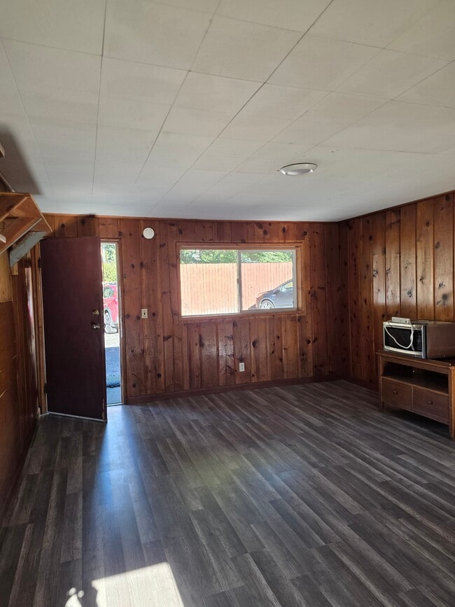 Building Photo - 61716 U.S. Highway 26 Unit #7