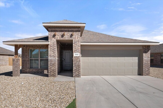 Photo - Four Beds, All Appliances, All Smiles!