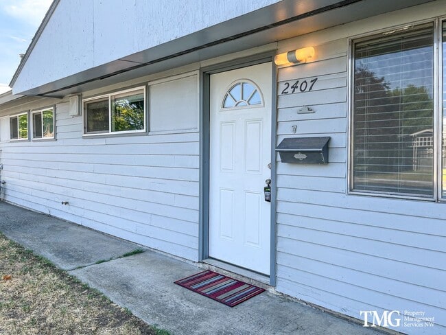 Photo - Remodeled Rambler for Rent! New Floors, New Bathroom, Fully Fenced Yard, Pets Welcome!