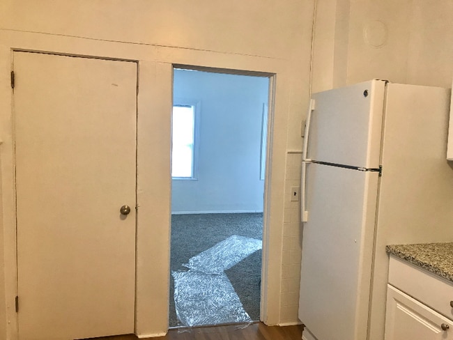 Photo - 918 Watson St SW Unit 2