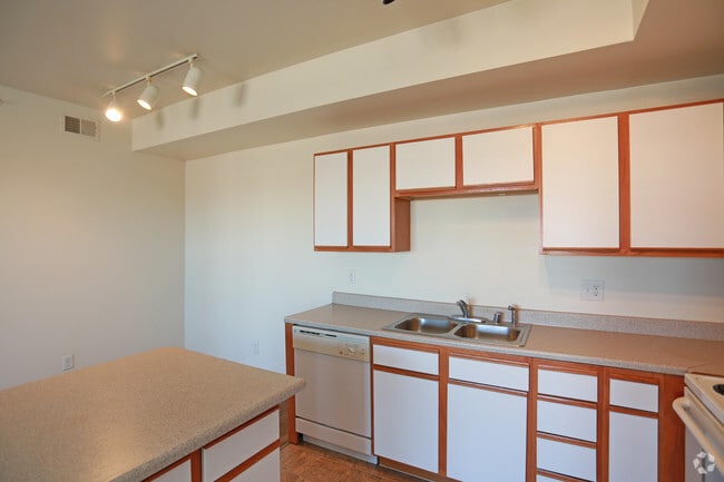 2BR, 1BA - Mesa Verde